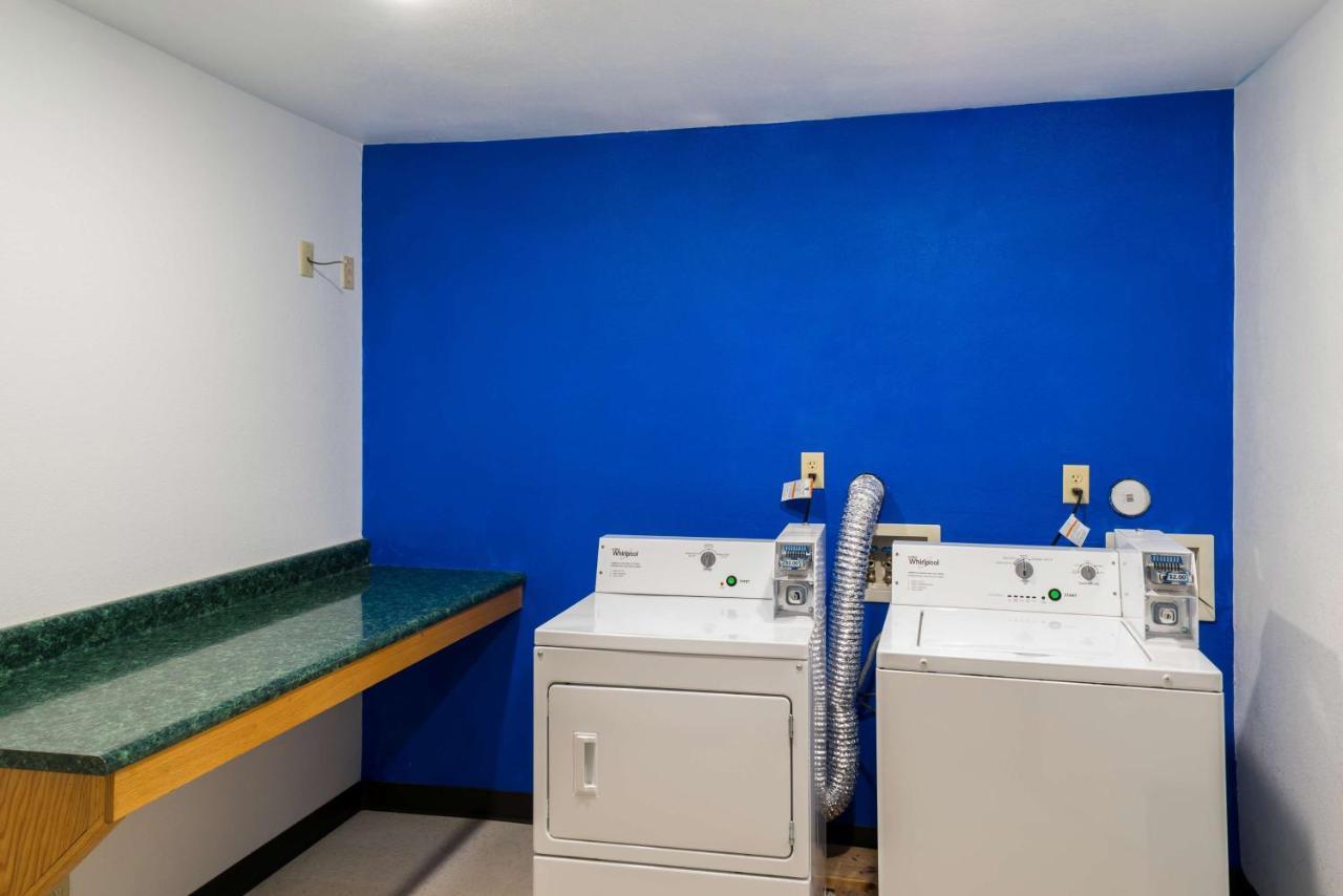 Motel 6-Richmond, In Екстериор снимка