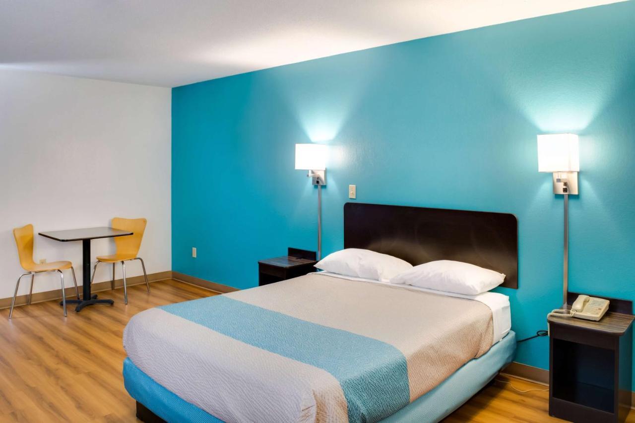 Motel 6-Richmond, In Екстериор снимка