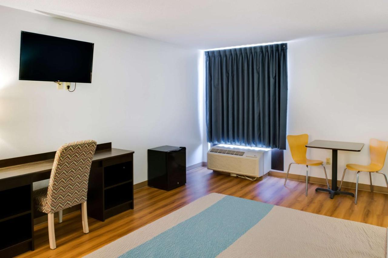 Motel 6-Richmond, In Екстериор снимка