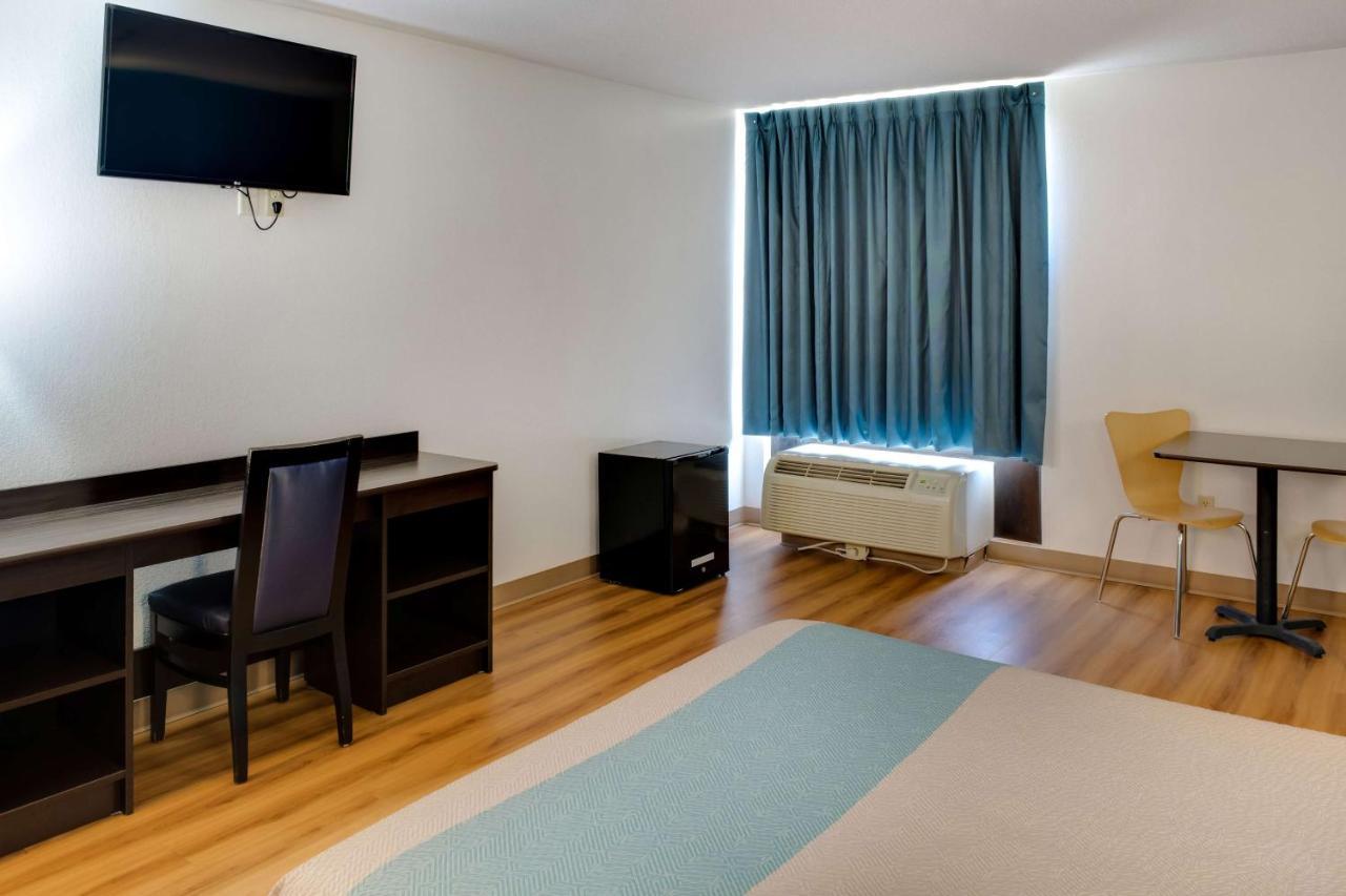 Motel 6-Richmond, In Екстериор снимка
