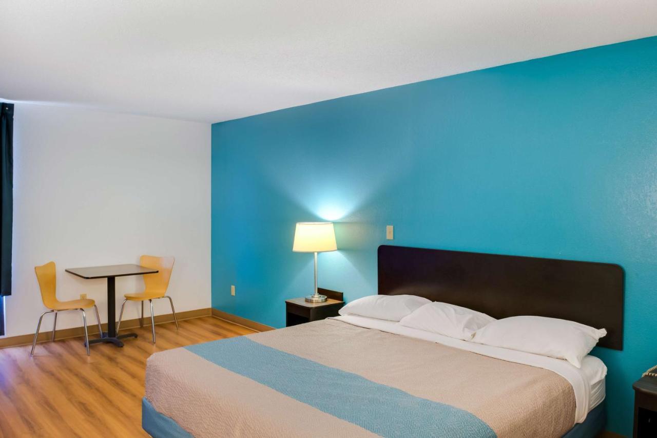 Motel 6-Richmond, In Екстериор снимка