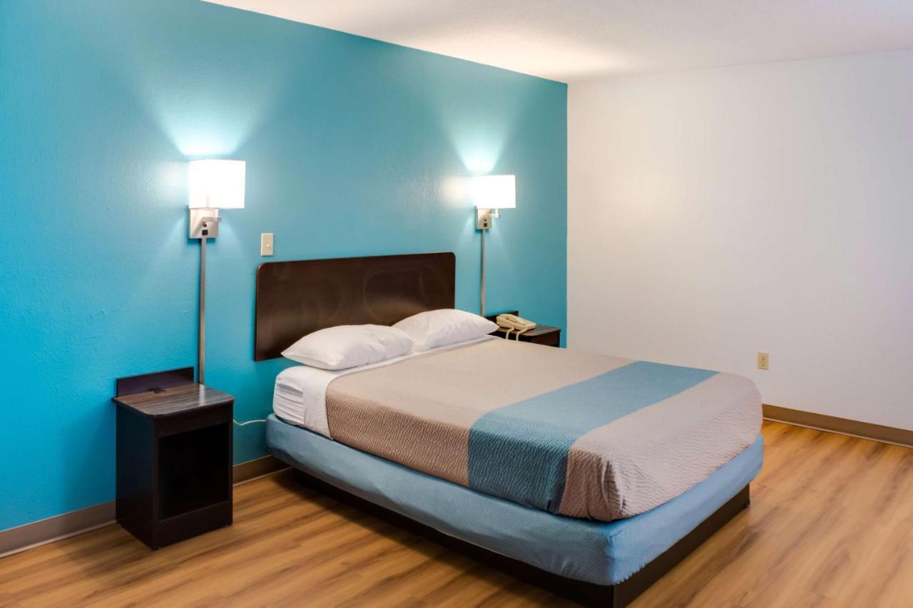 Motel 6-Richmond, In Екстериор снимка